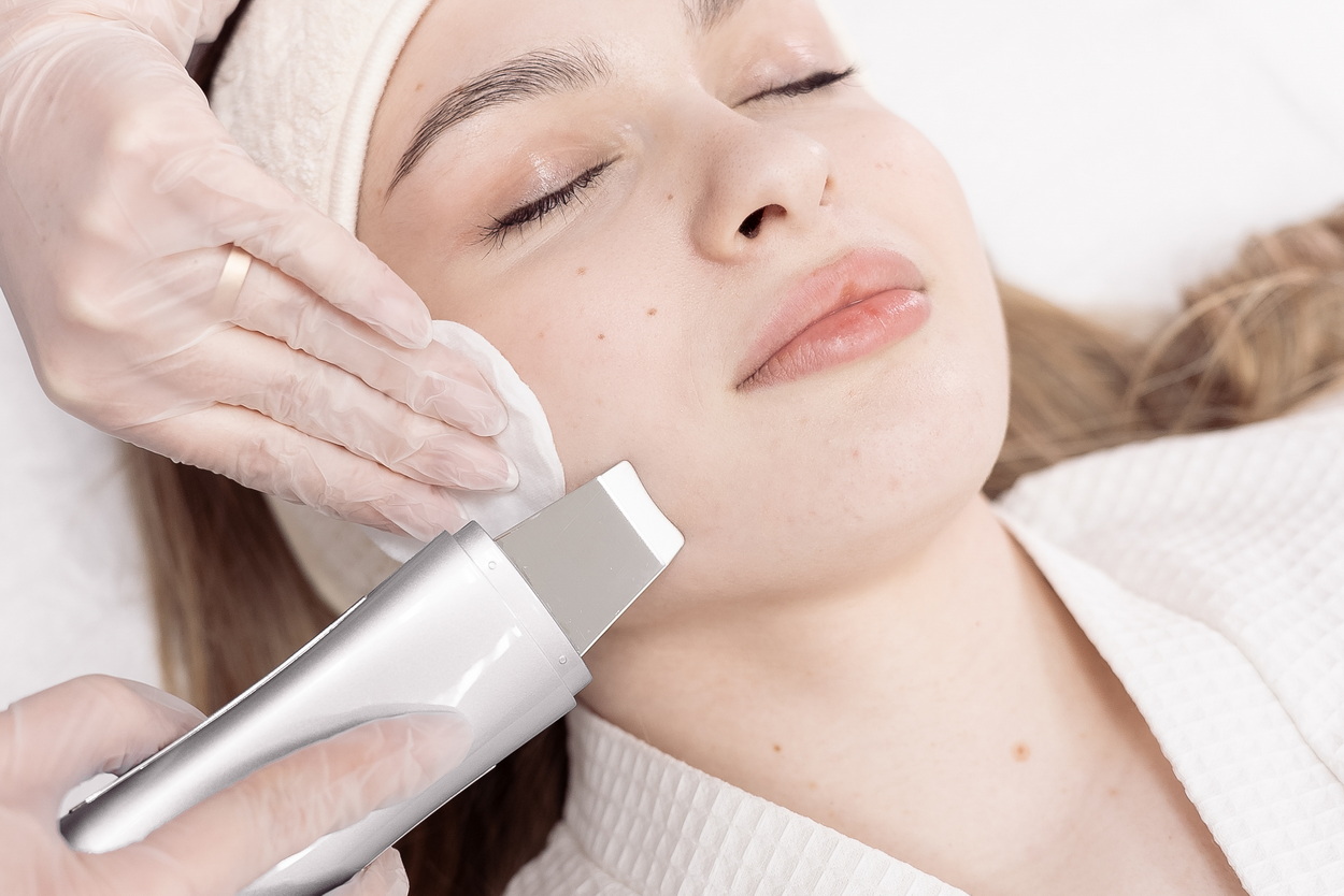 Ультразвуковая чистка лица